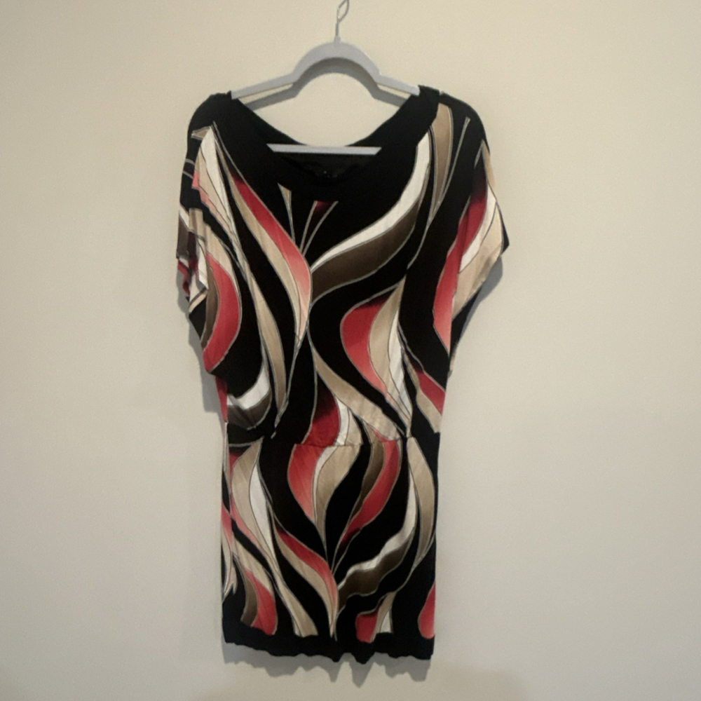 White House/ Black Market Short Geometric Print  Dress multi color. Med.
